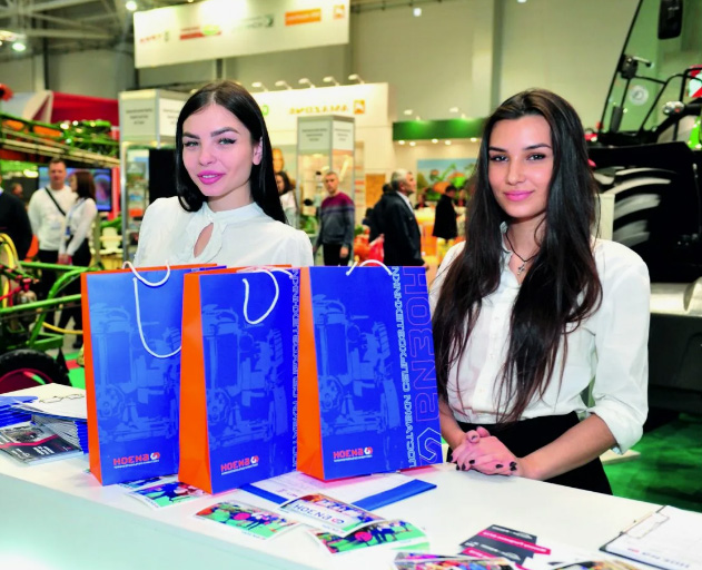 Russian Interpreter Hostess Translator for Pharmtech & Ingredients Moscow Exhibition in Crocus Expo